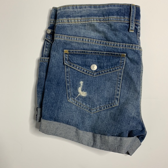 H&M women’s distressed cuffed denim shorts sz.8 - Picture 5 of 11